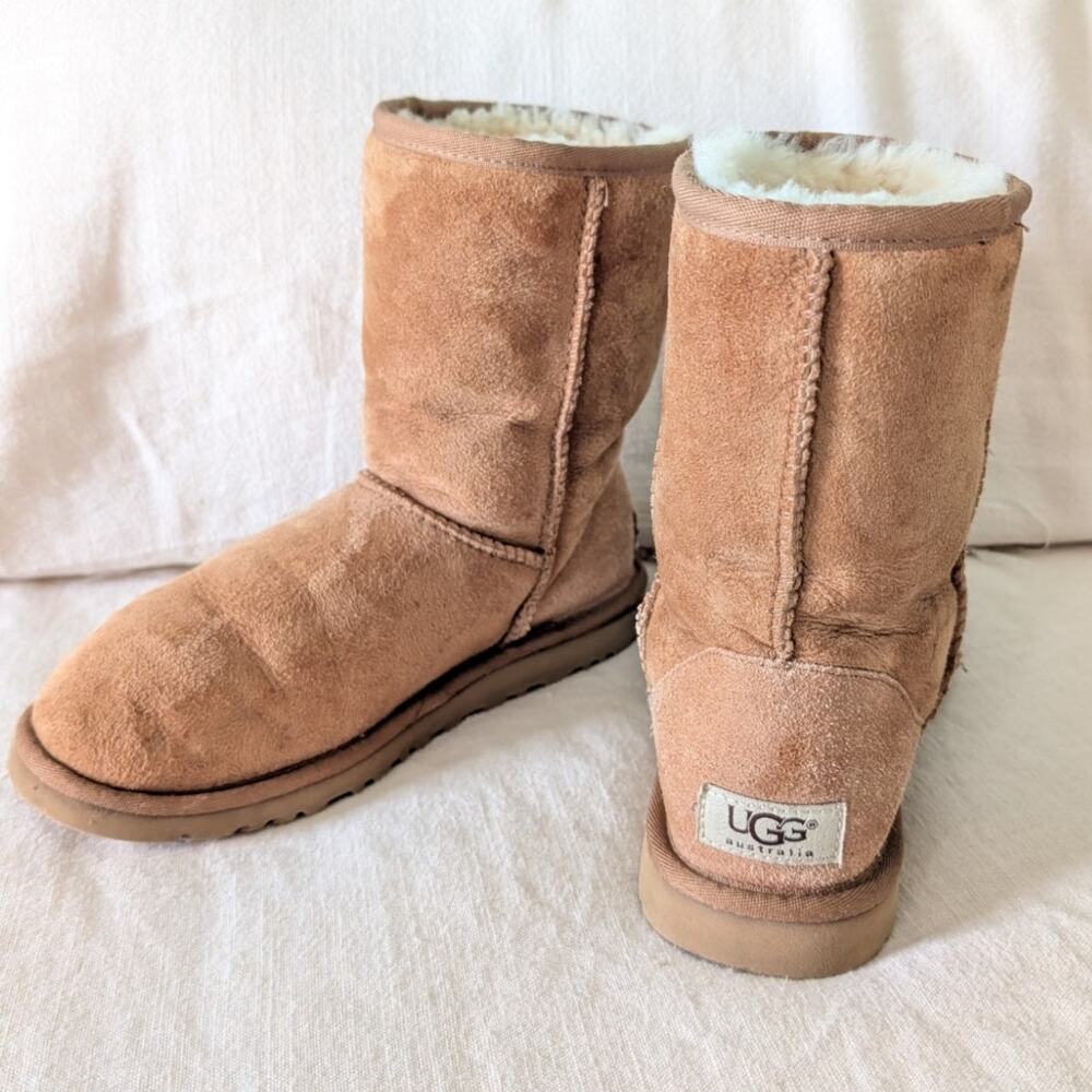 UGG Classic Short II Boots Chestnut Suede - Women's 5 / Big Kid 3